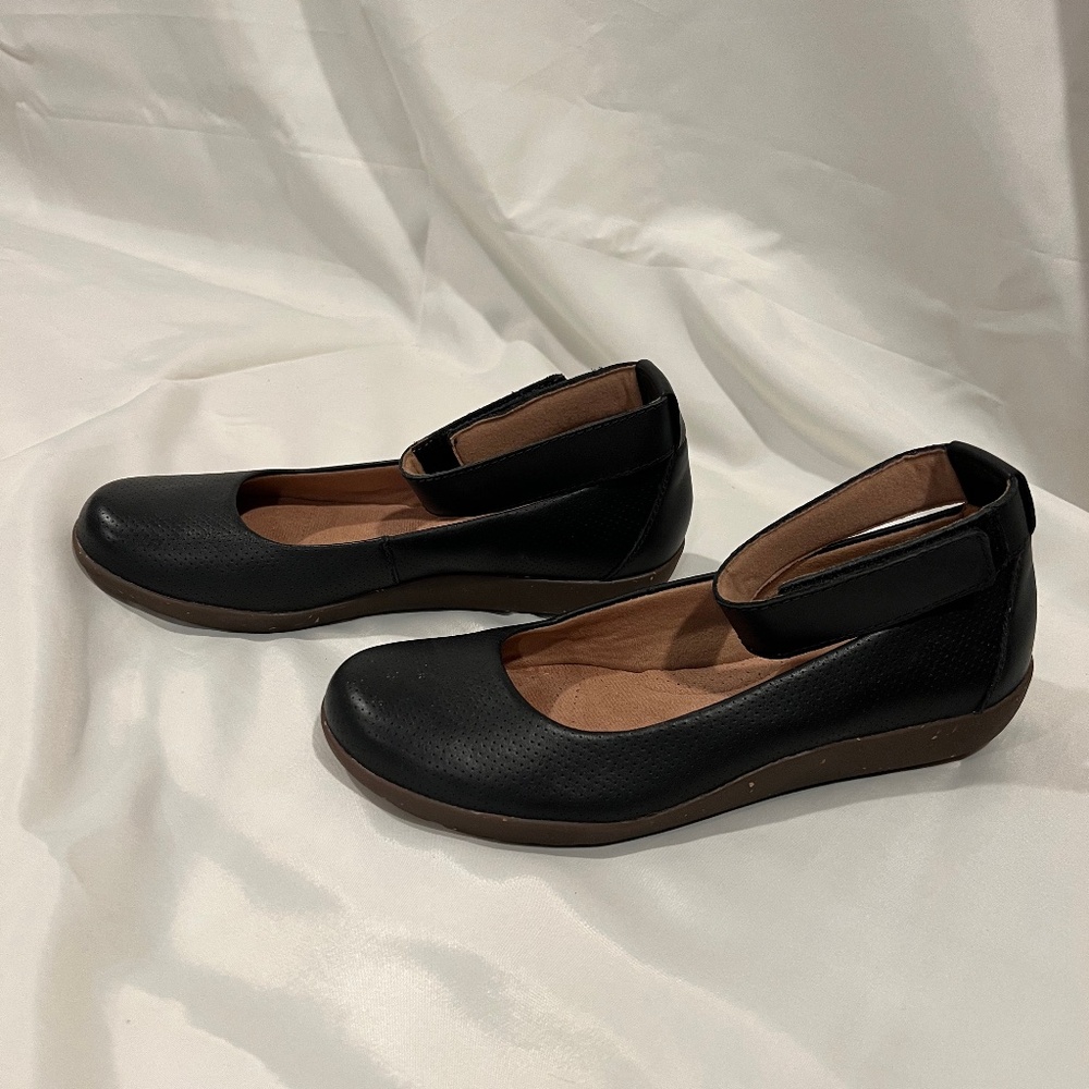 Clarks Ultimate Comfort Collection by Clarks Mary Jane Black Size 8.5M *EUC*